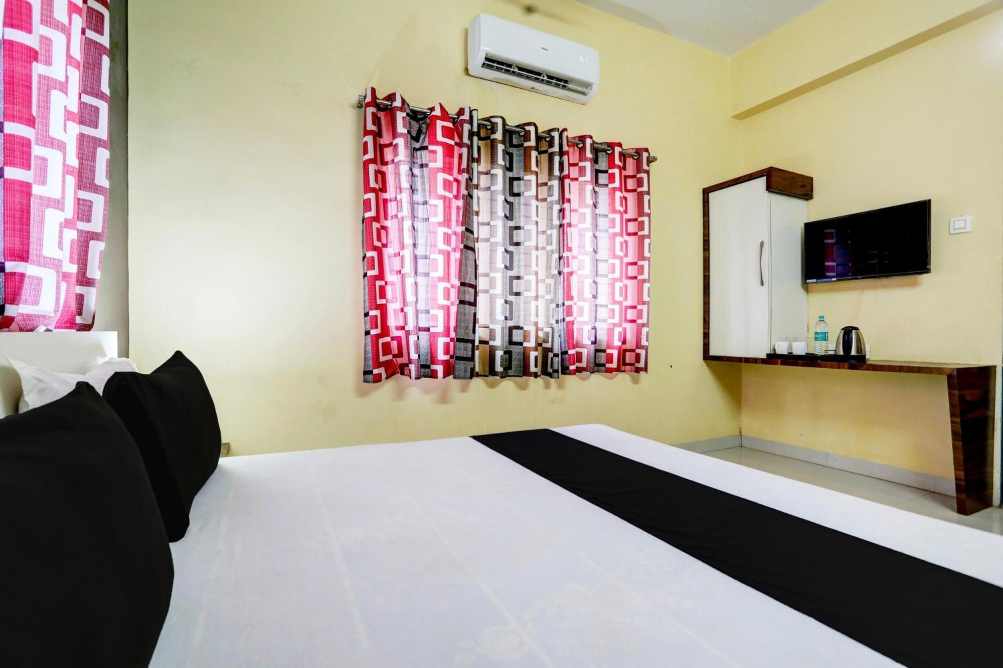 Hotel O Patil Residency Lodging Shahada Esterno foto