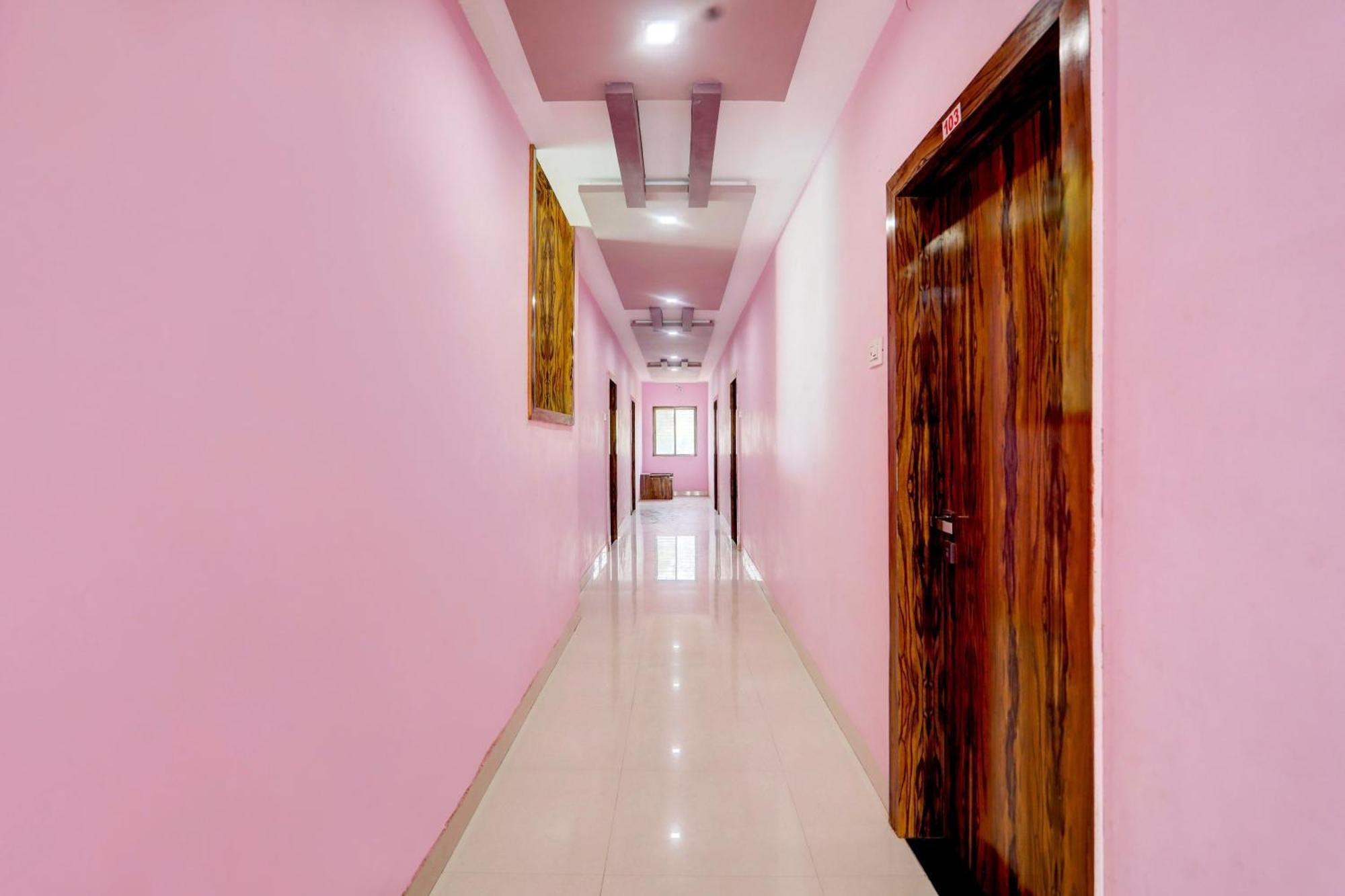 Hotel O Patil Residency Lodging Shahada Esterno foto